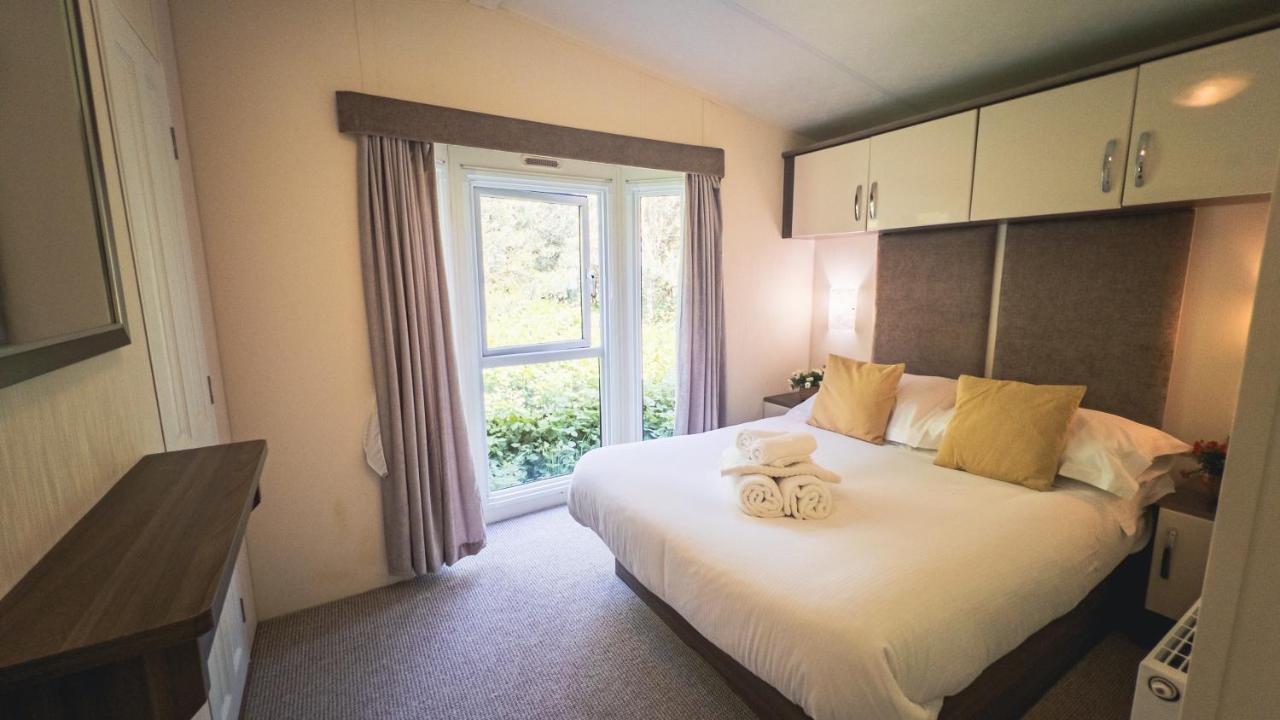 Hazel Oaks, Beautiful Lodge With Hot Tub - Sleeps 6 - Felmoor Park 몰페스 외부 사진