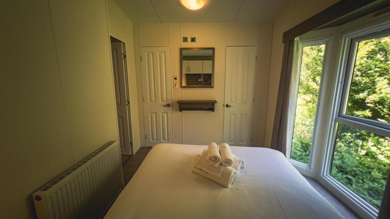 Hazel Oaks, Beautiful Lodge With Hot Tub - Sleeps 6 - Felmoor Park 몰페스 외부 사진